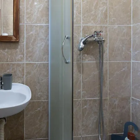 Bogu Iza Nogu 1 Holiday home Rastiste