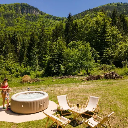 Bogu Iza Nogu 1 Holiday home